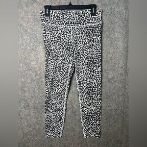 Outdoor Voices Woman‎ Medium Snow Leopard Print TechSweat Flex 7/8 Leggings